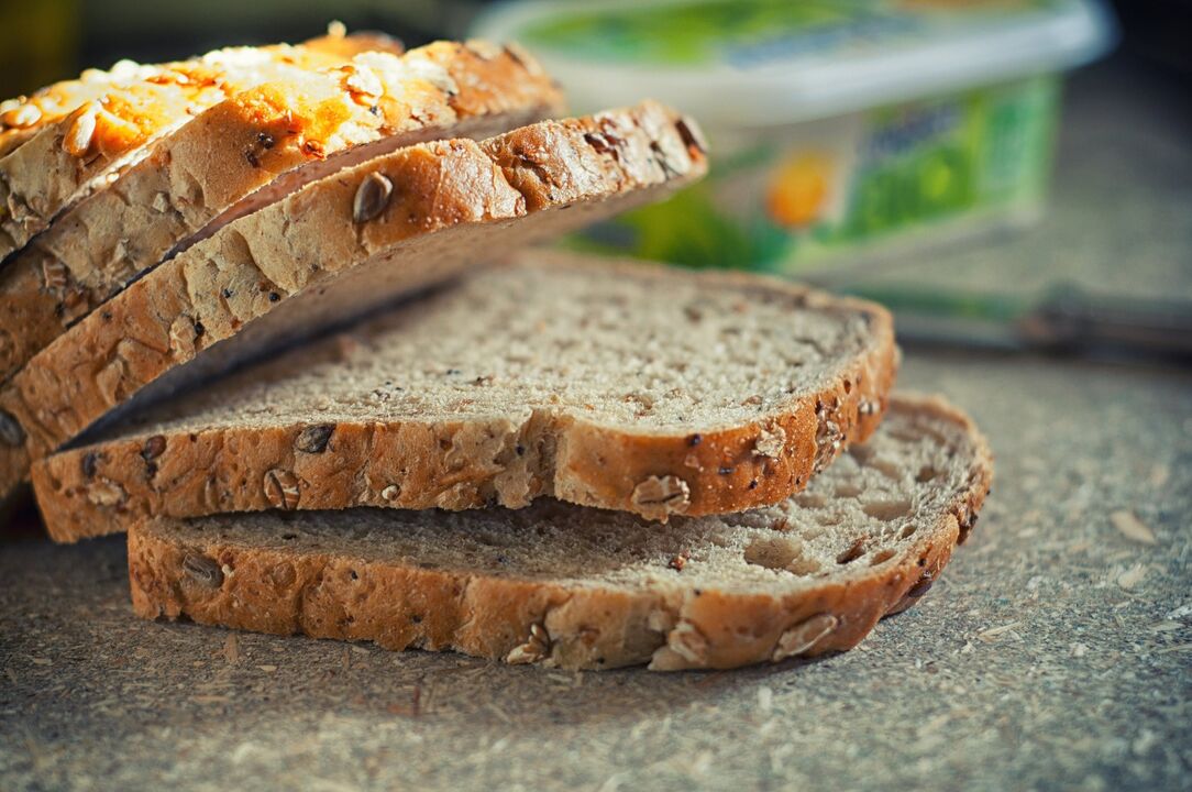 Дијета за крвну групу 4 вам омогућава да у своју исхрану укључите хлеб од целог зрна. 